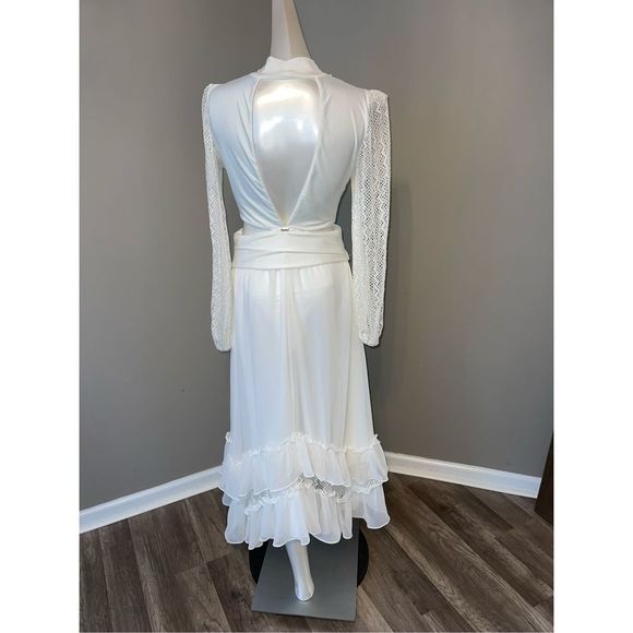 PATBO PLUNGE LACE SLEEVE MAXI DRESS - Picture 7 of 9